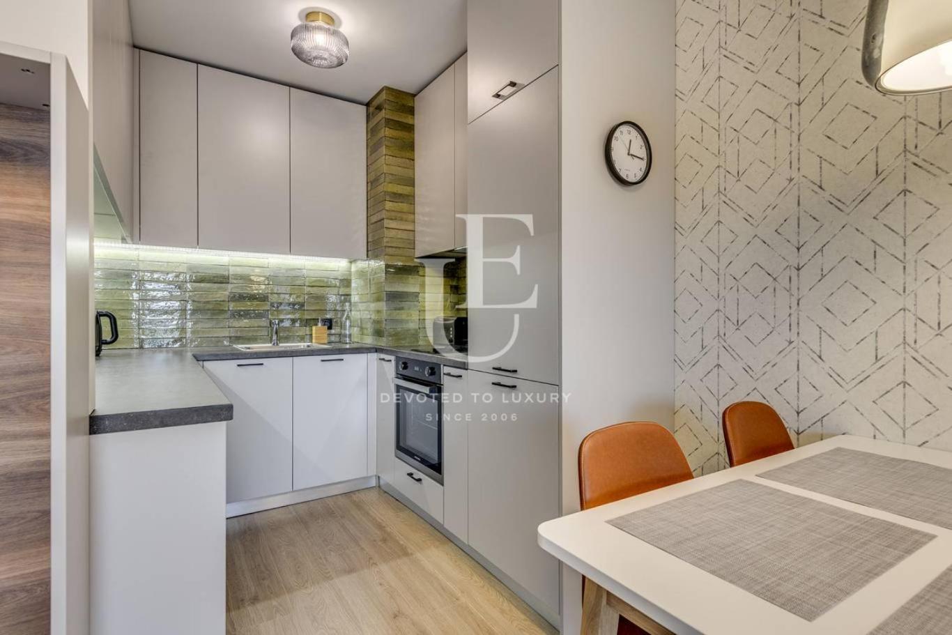 Апартаменти Paris A Sunny 2- Bedroom With Parking Софія