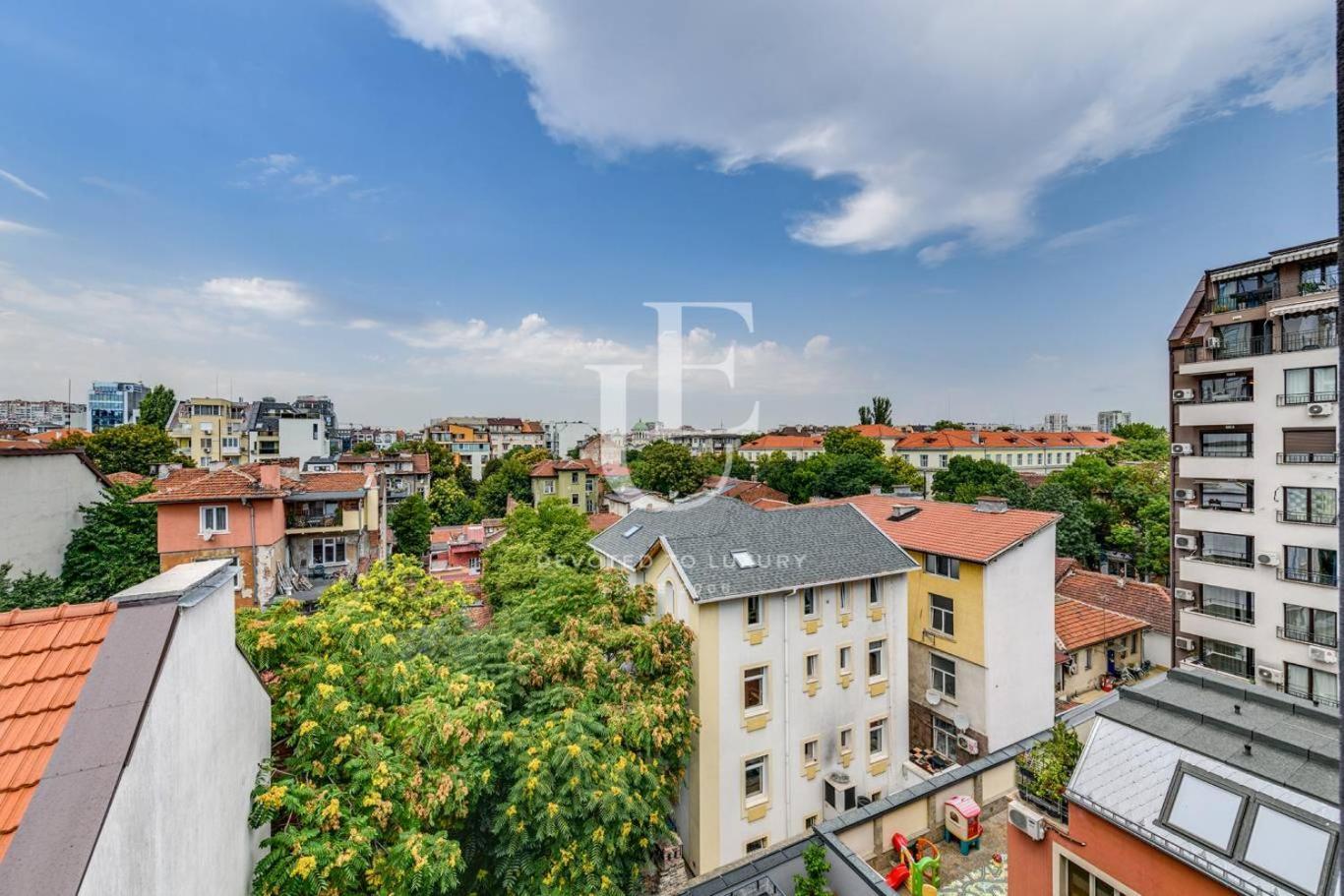 Paris A Sunny 2- Bedroom With Parking Апартаменти